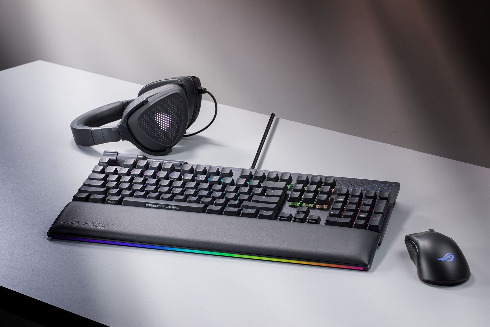 ASUS ROG Strix Flare II Animate herní klávesnice (US) černá