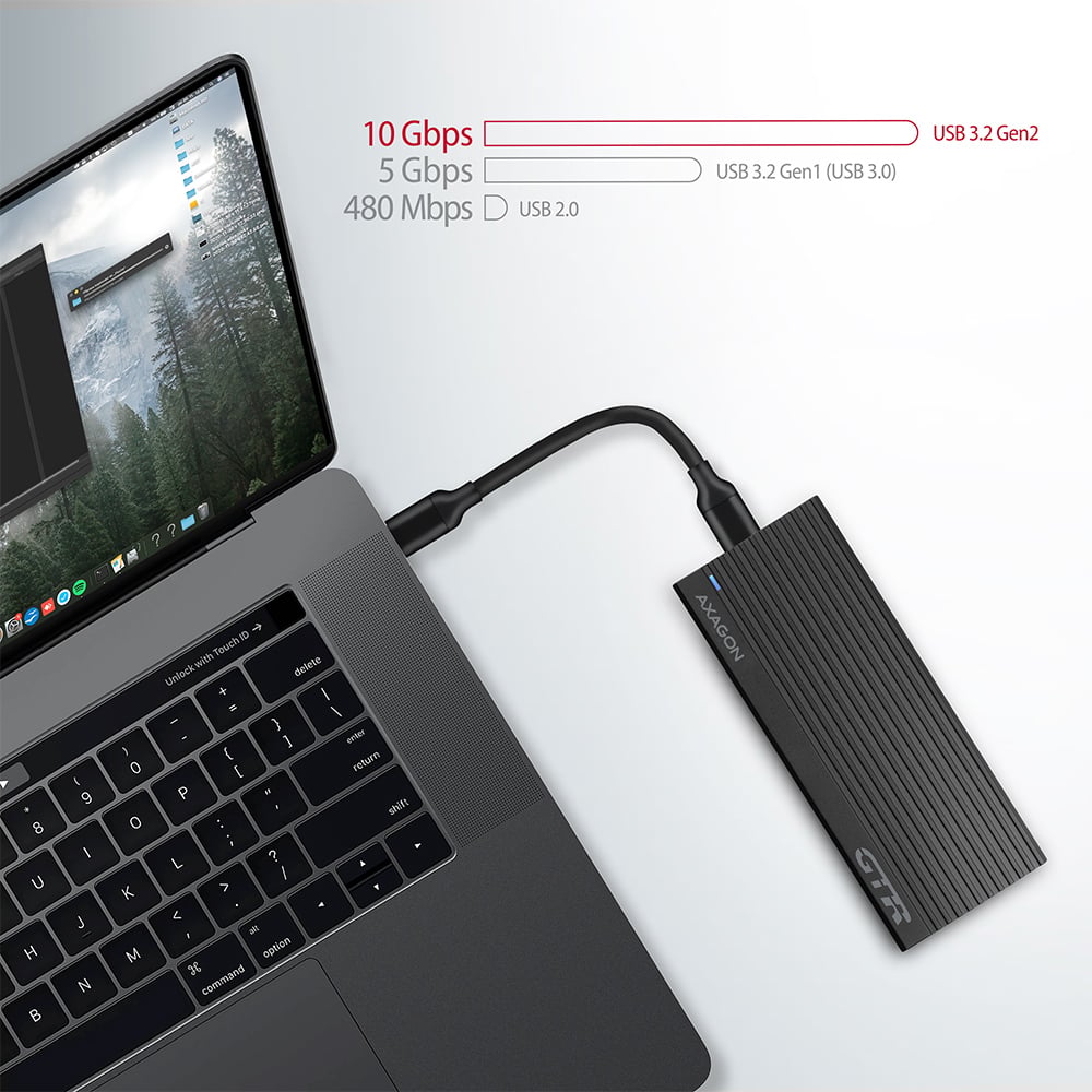 AXAGON EEM2-GTR připojený k notebooku rychlostí 10 Gbps