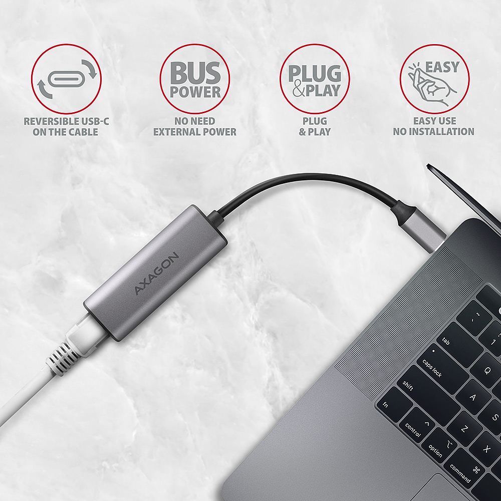 AXAGON ADE-25RC připojený k notebooku přes USB-C