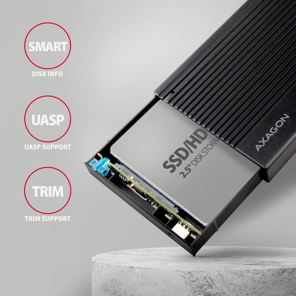 AXAGON EE25-GTR – otevřený box s nainstalovaným 2.5palcovým SSD/HDD diskem