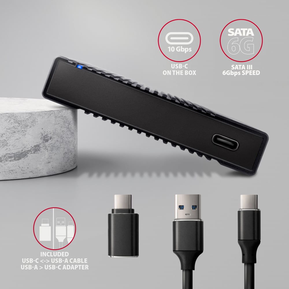 Obsah balení AXAGON EE25-GTR – zadní panel s USB-C portem a přiložené kabely