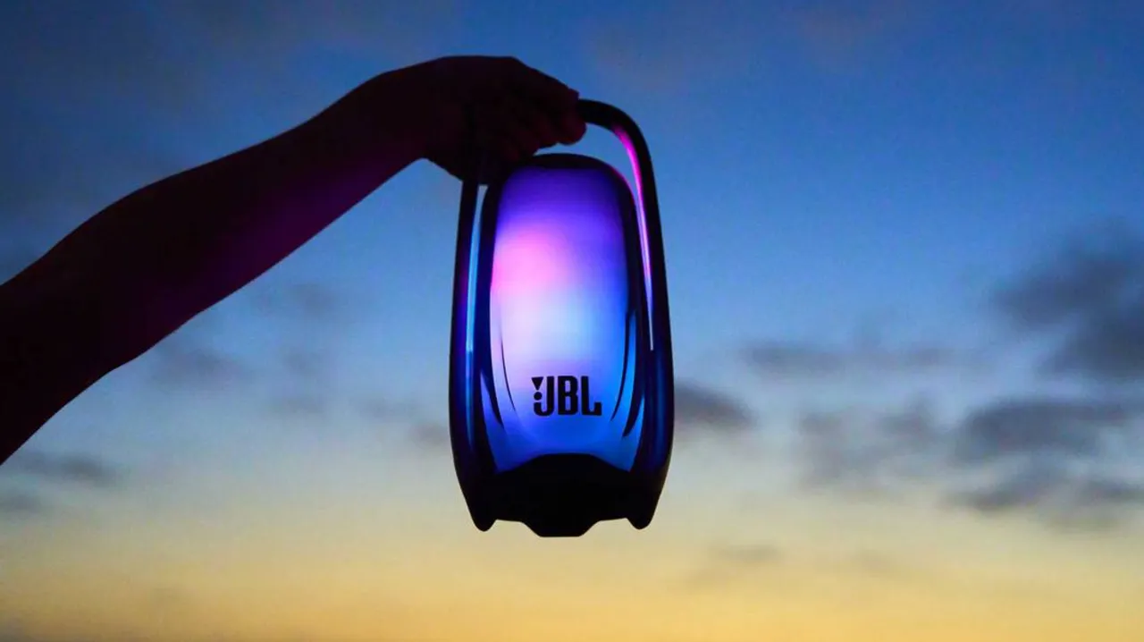 JBL Pulse 6 černý