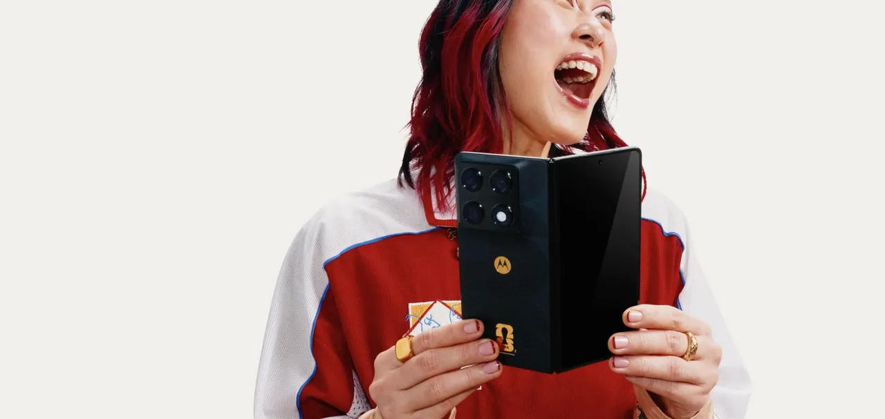 Motorola Razr Fold súčasť FIFA World Cup 26™ Edition