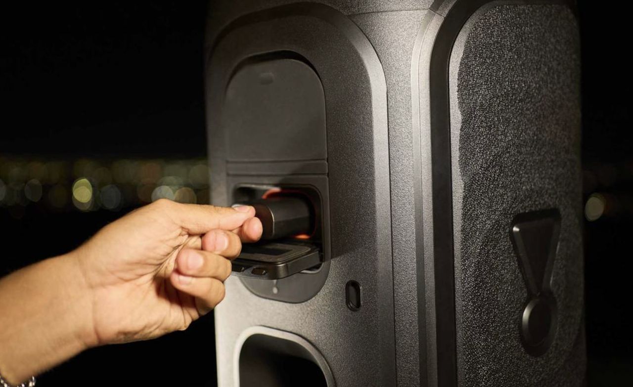 JBL PartyBox 130 bílý