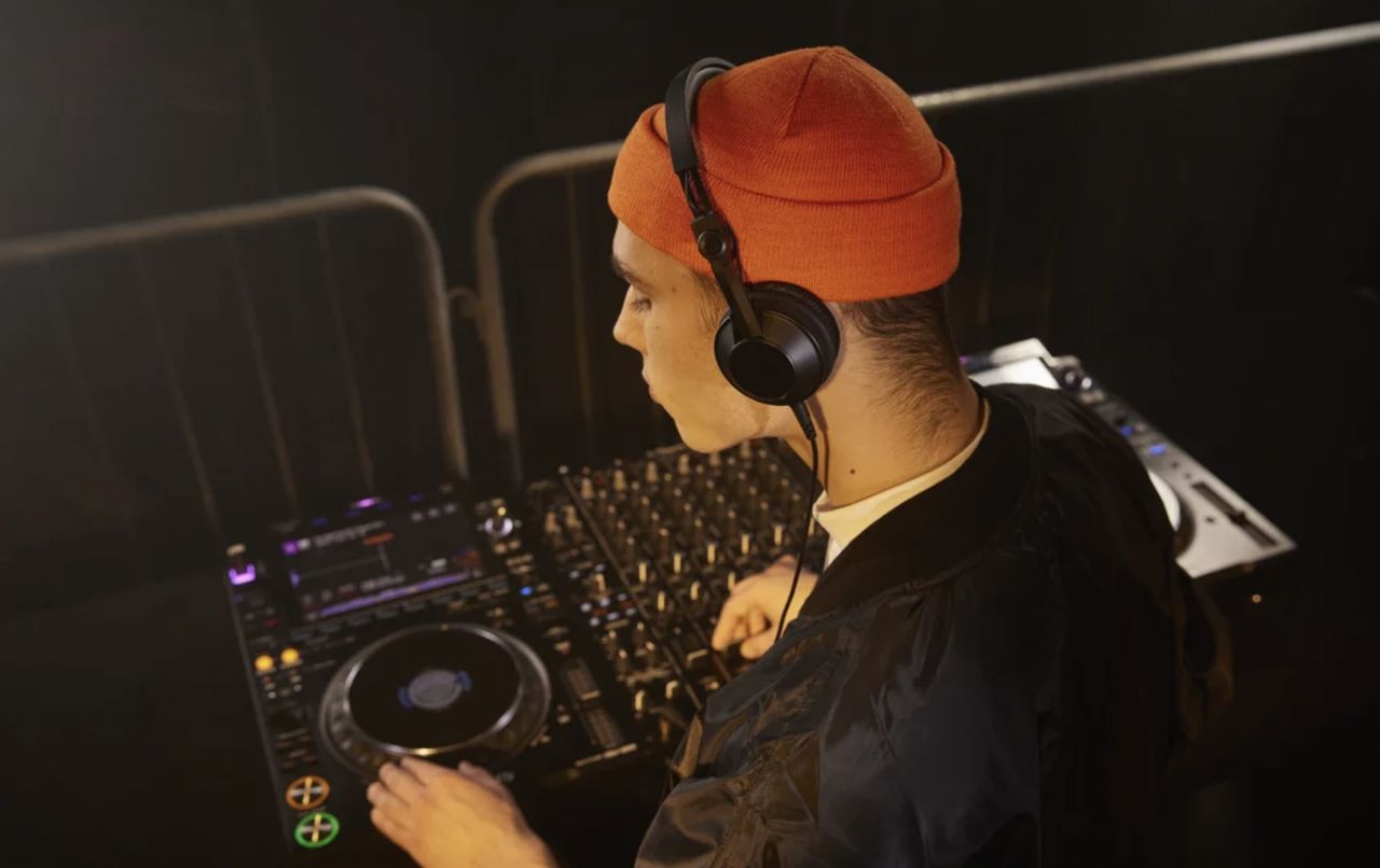 Pioneer DJ | AlphaTheta HDJ-CX sluchátka černá
