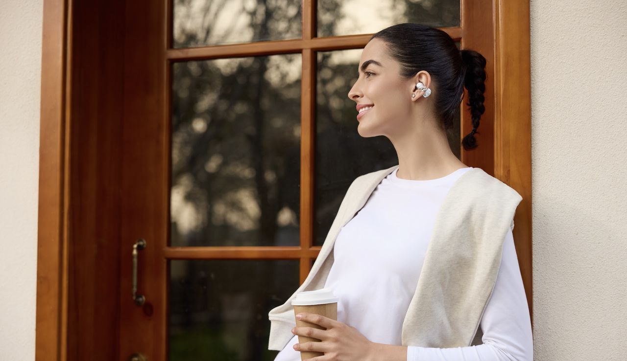 Shokz OpenDots 2 bezdrátová sluchátka bílá