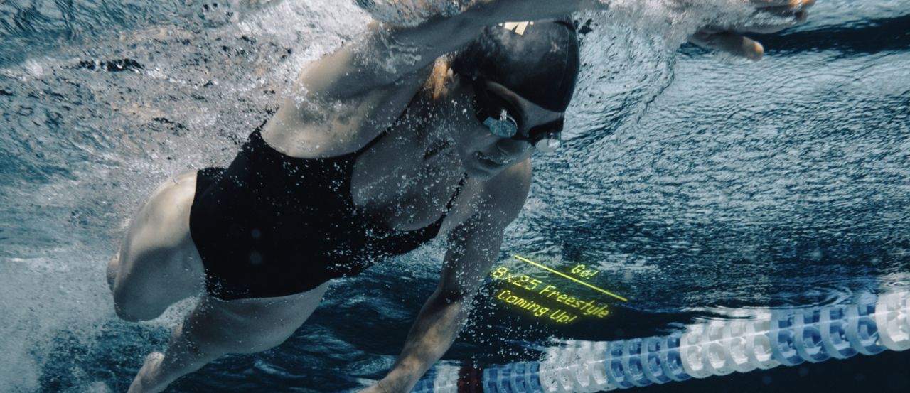 FORM Smart Swim 2 chytré plavecké brýle černé/žluté