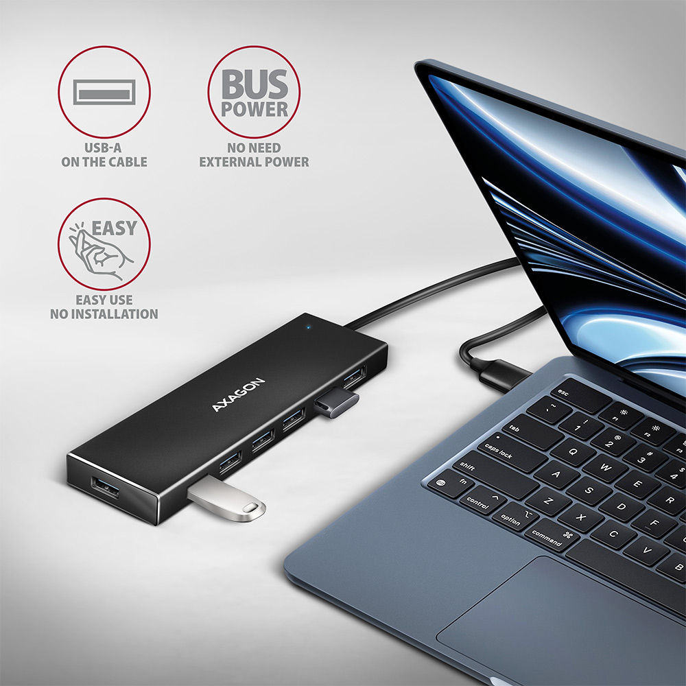 AXAGON HUE-F7A připojený k notebooku MacBook Air bez nutnosti instalace ovladačů