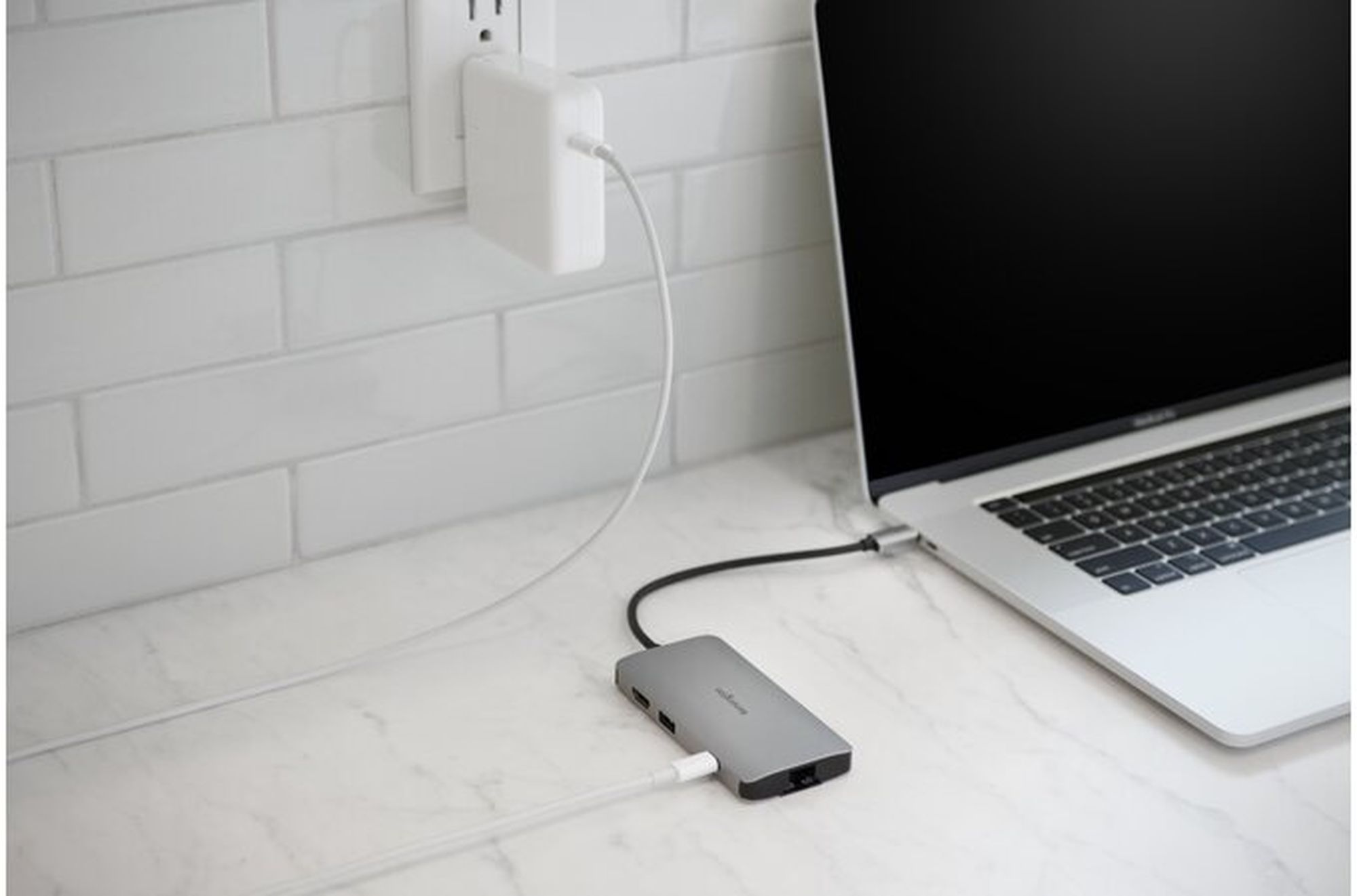 Kensington USB-C 8v1 mobilní dokovací stanice