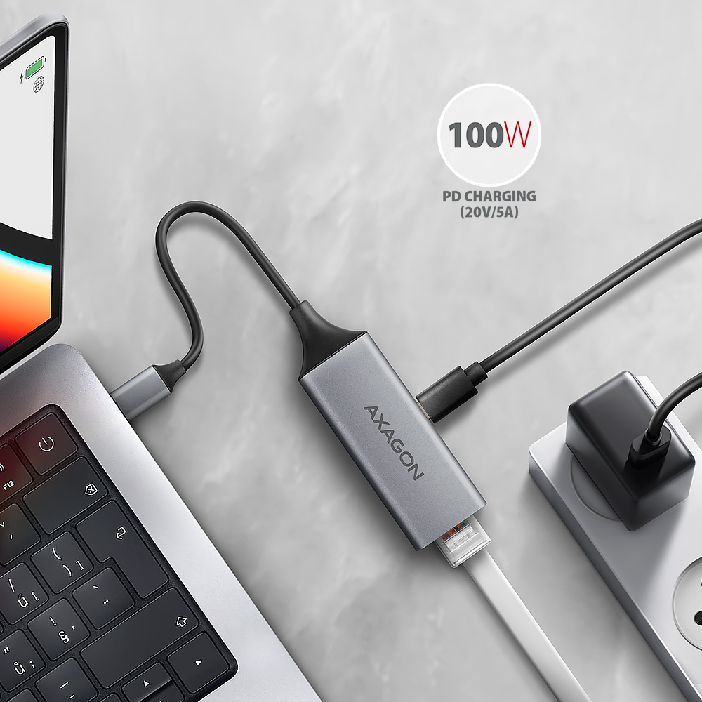 100W Power Delivery nabíjení notebooku přes adaptér AXAGON ADE-TXPD