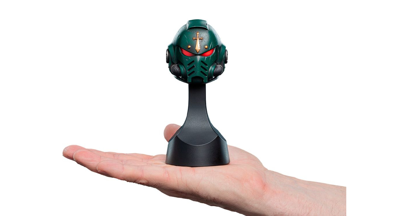 Replika prilby Weta Workshop Warhammer (40K) - Dark Angels Helm Miniature 12,7 cm