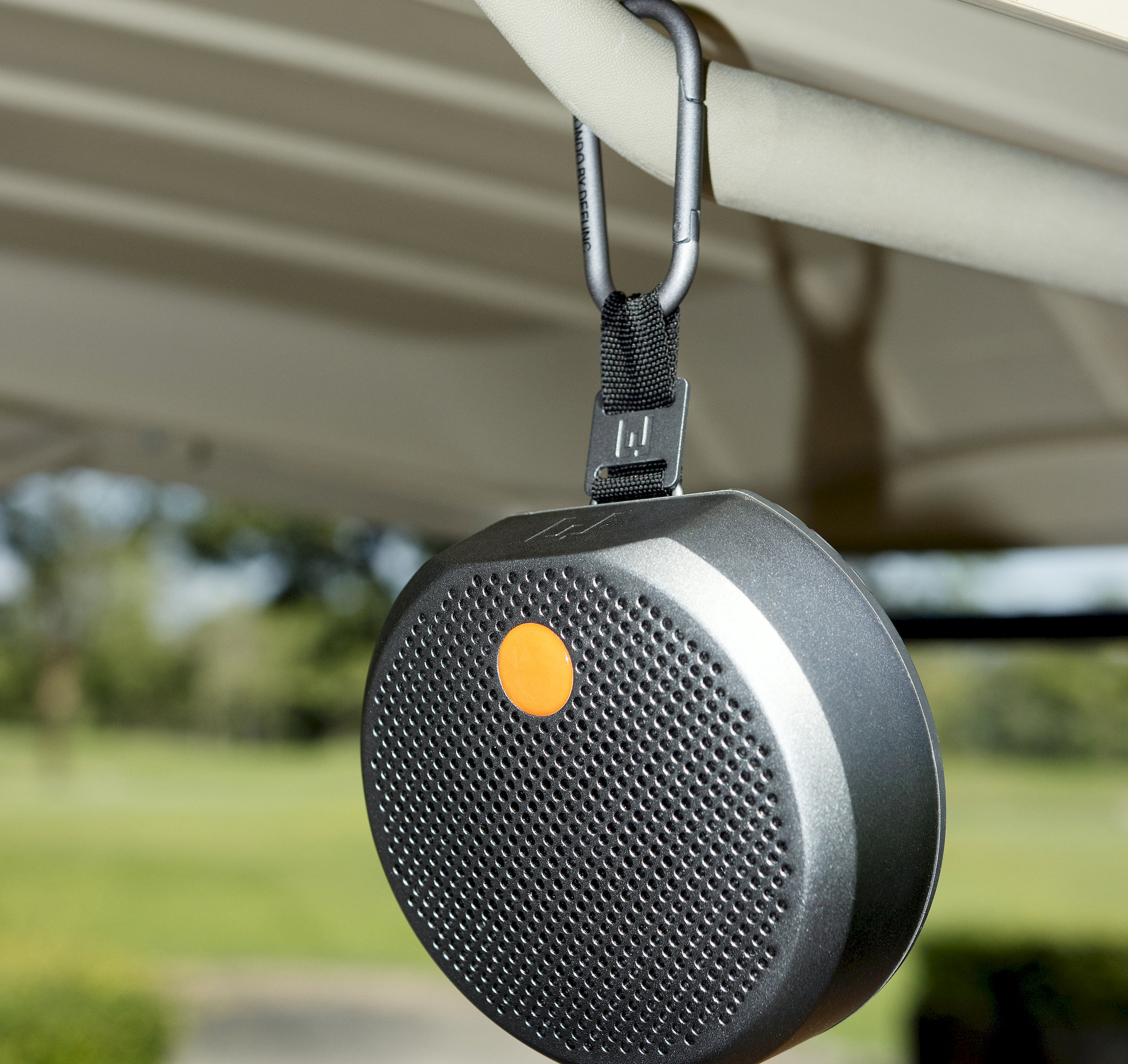Mondo Speaker Small mosazový