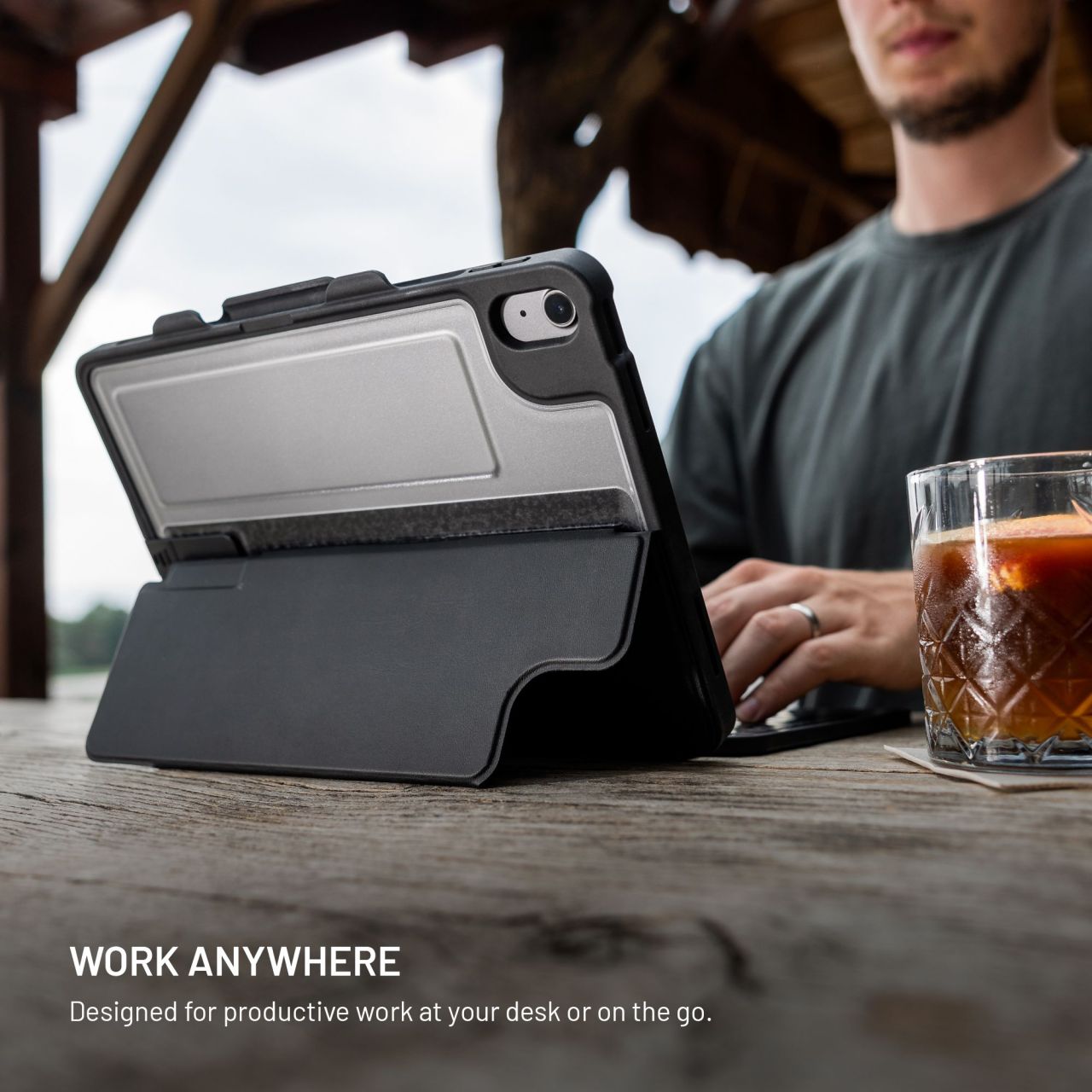 FIXED Typee Enduro pouzdro s USB-C klávesnicí iPad Pro 11" (2018-2022)/iPad Air 11" (2020-2026), CZ