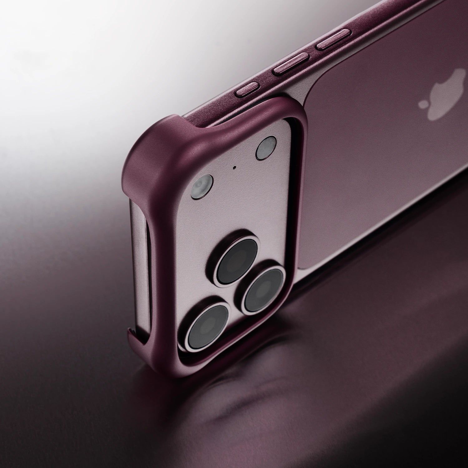 Arc Pulse Aluminium ochranný hliníkový rám iPhone 18 Pro matně černý