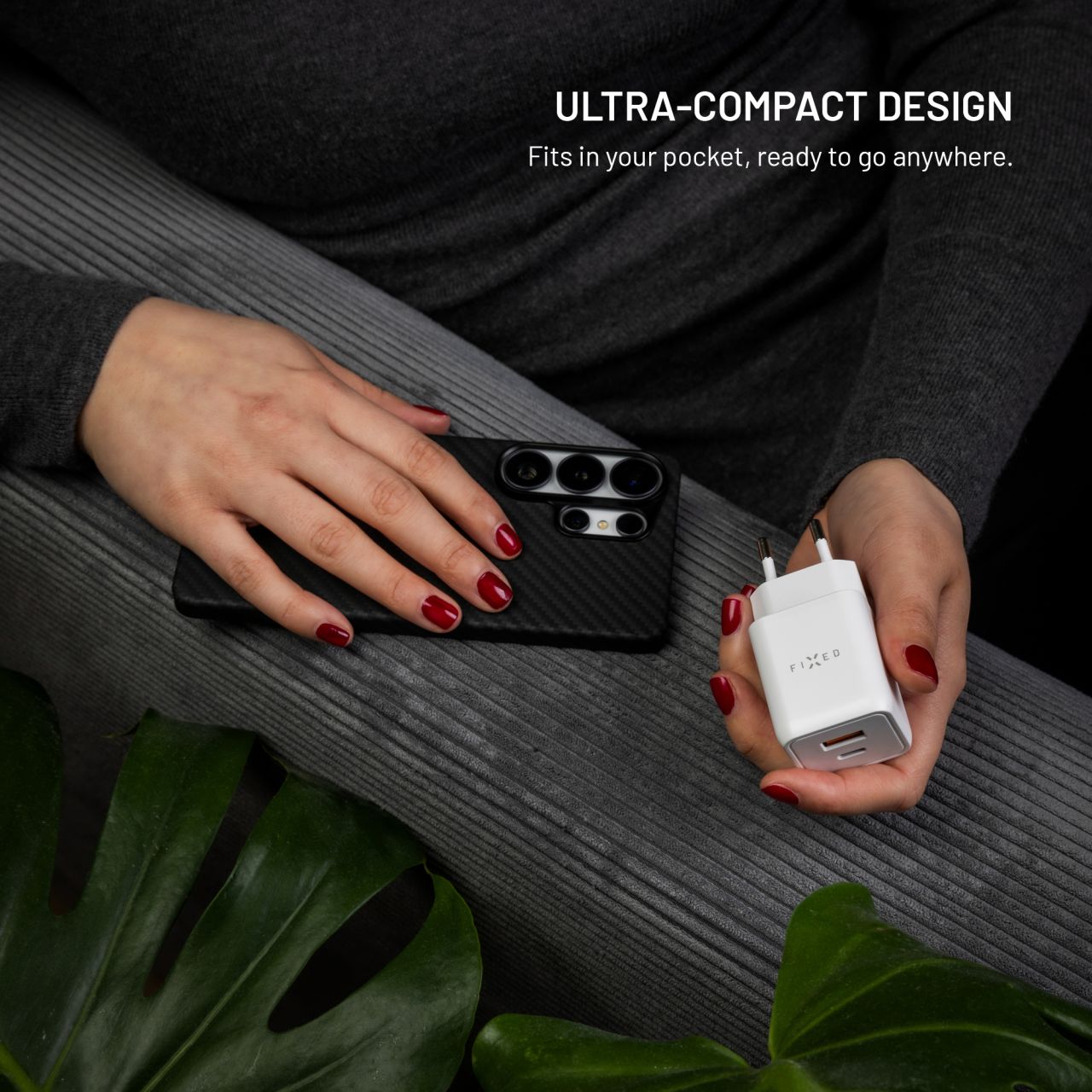 FIXED Mini GaN nabíječka s USB-C/USB-A (45W) PD bílá