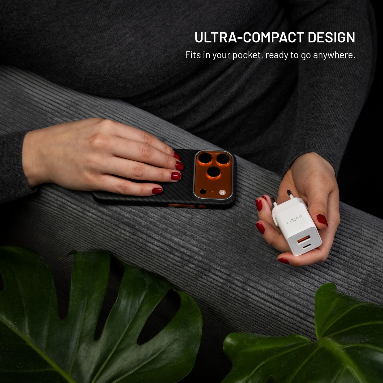 FIXED Mini GaN nabíječka s USB-C/USB-A (30W) PD bílá
