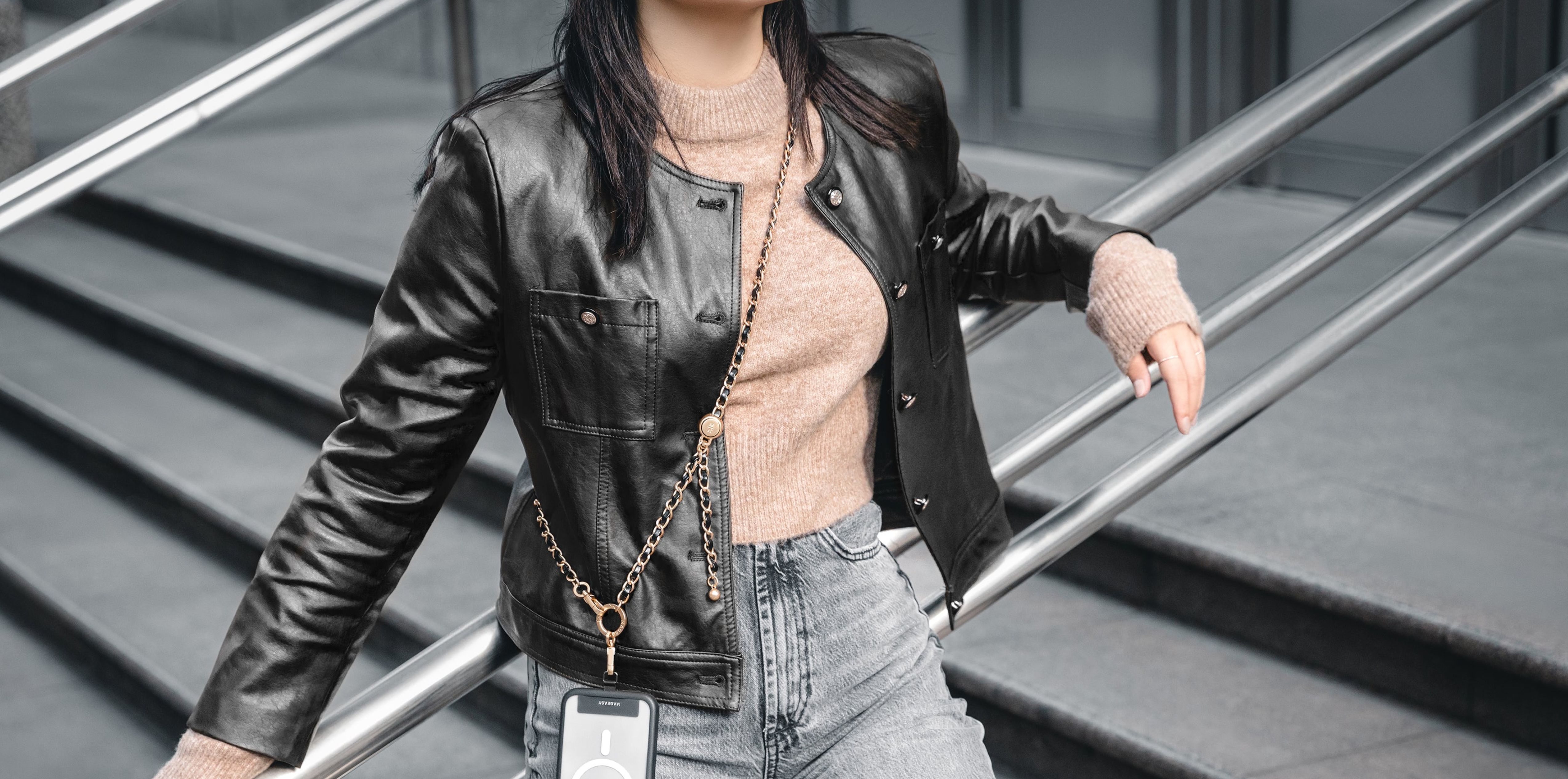 MagEasy 9mm Chic Chain Strap univerzální popruh černá/zlatá