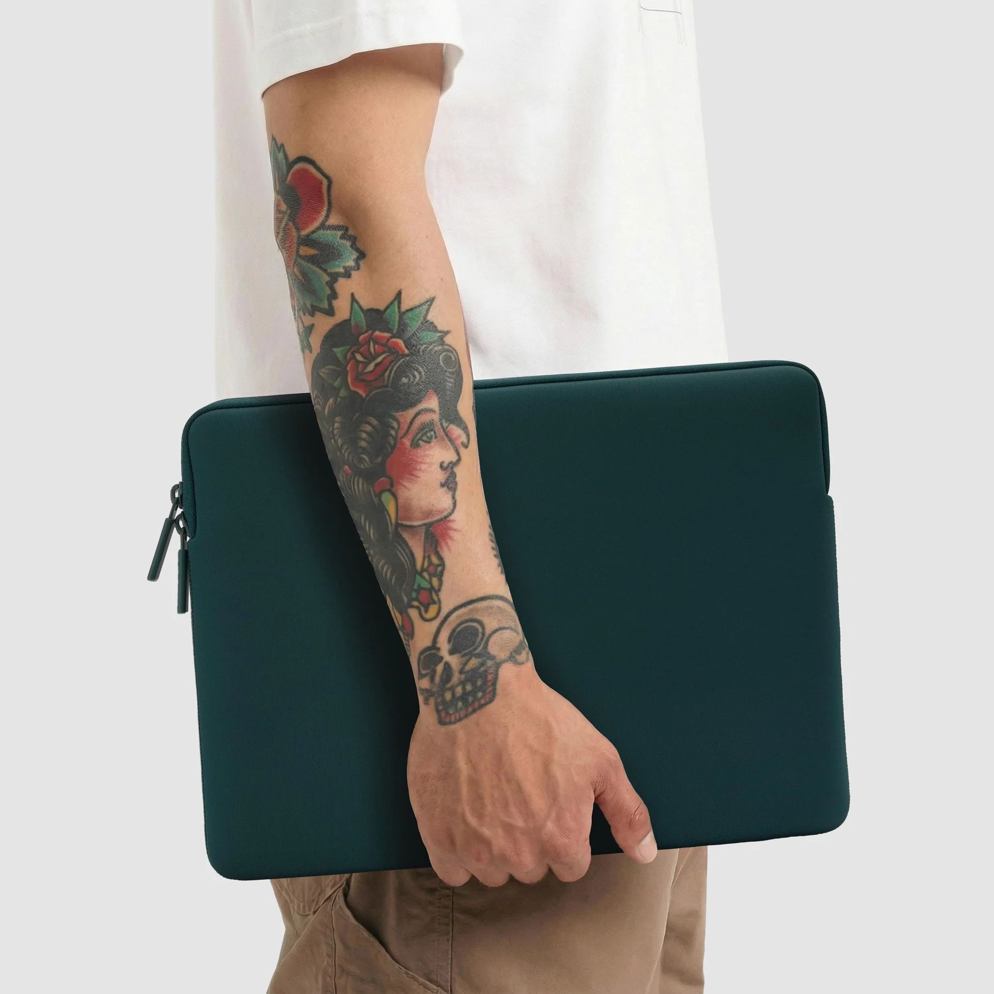 Pipetto Classic Fit Sleeve pouzdro pro MacBook 14"/13" tmavě modrozelené