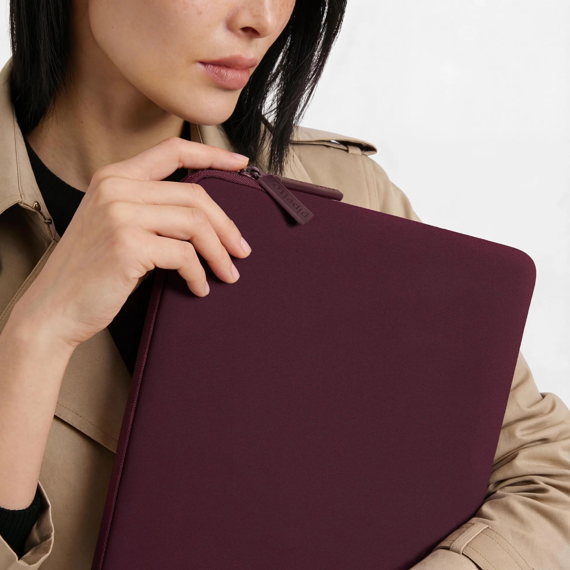 Pipetto Classic Fit Sleeve pouzdro pro MacBook 14"/13" vínové