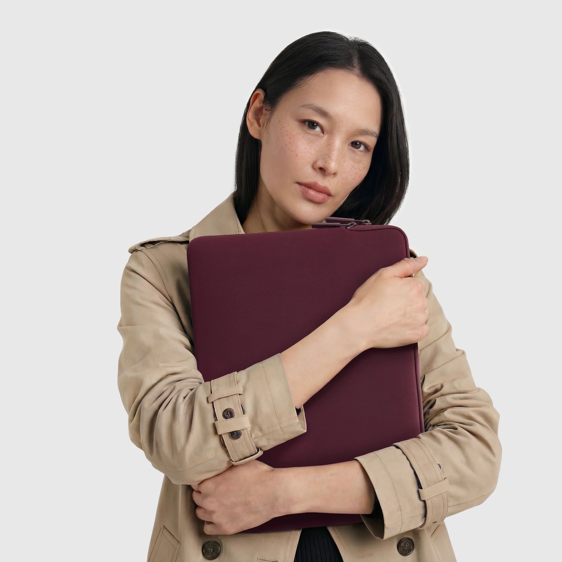 Pipetto Classic Fit Sleeve pouzdro pro MacBook 14"/13" vínové