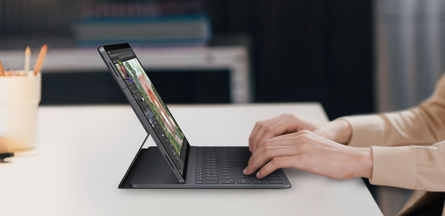 Samsung ochranný kryt s klávesnicí Galaxy Tab S12+ černý