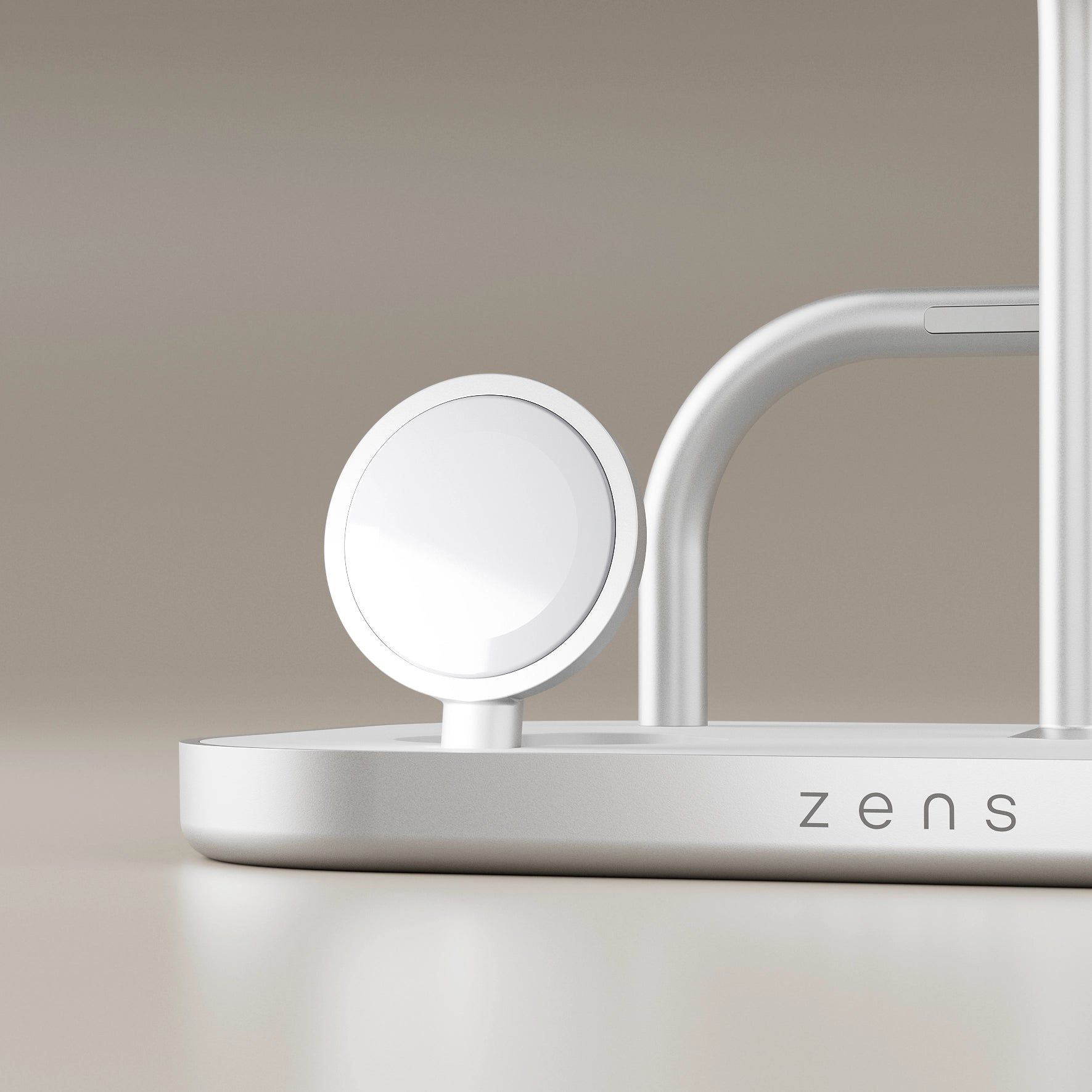 ZENS 4-in-1 MagSafe/Qi2 4v1 nabíjacia stanica (60W) strieborná