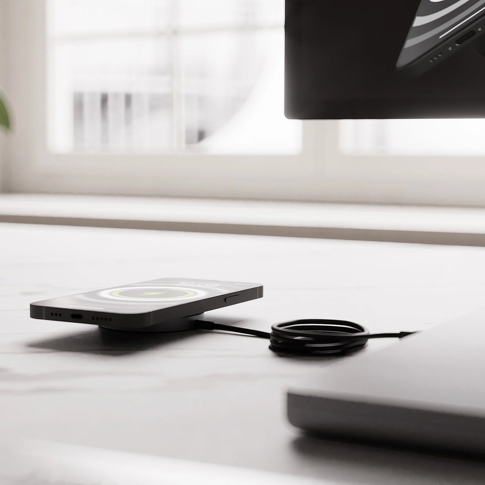 ZENS Pro 1 MagSafe/Qi2 magnetická nabíječka (15W) s USB-C černá