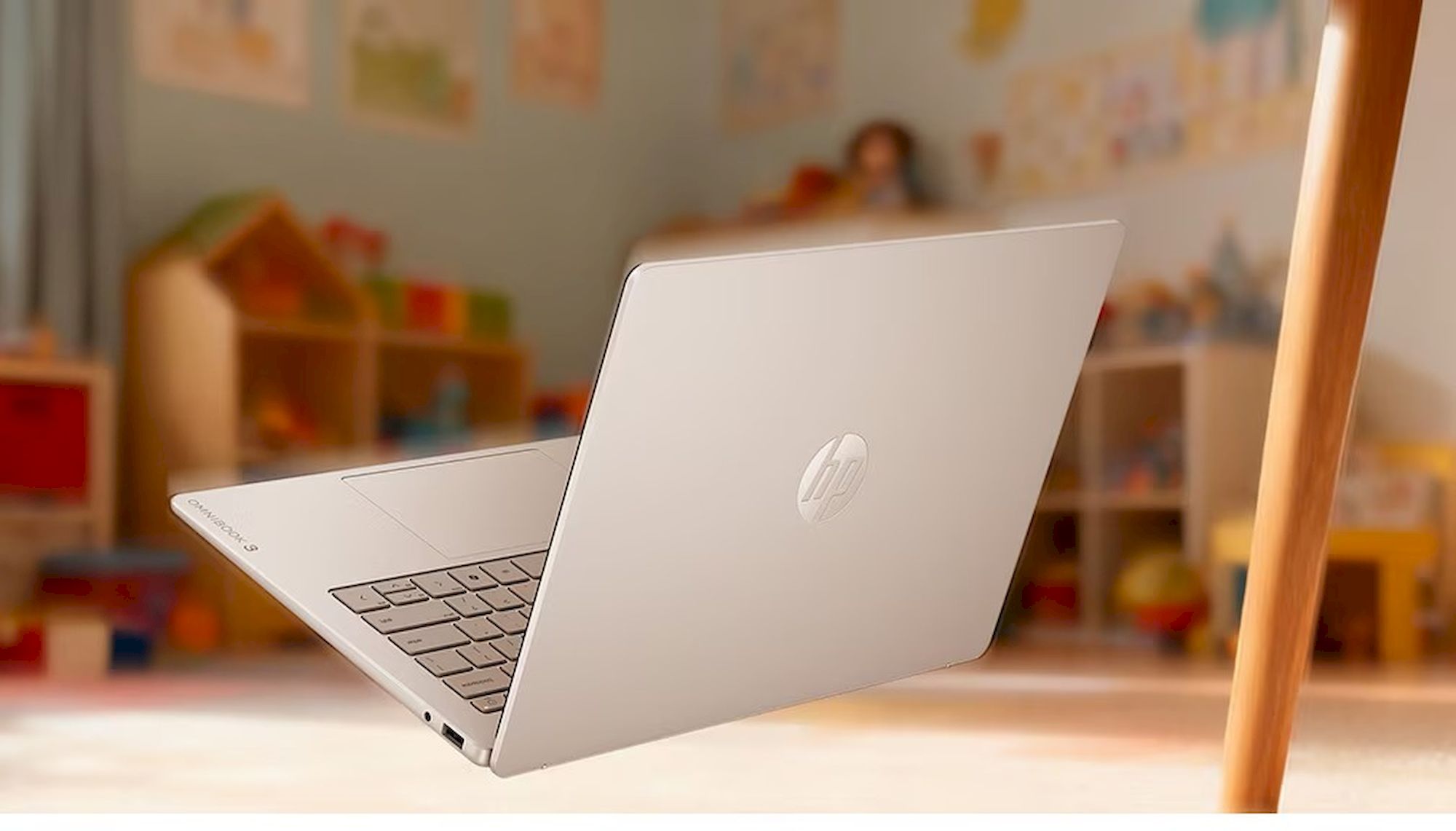 HP OmniBook 3 16-bu0013ncx (E0PL4EA#BCM) modrý