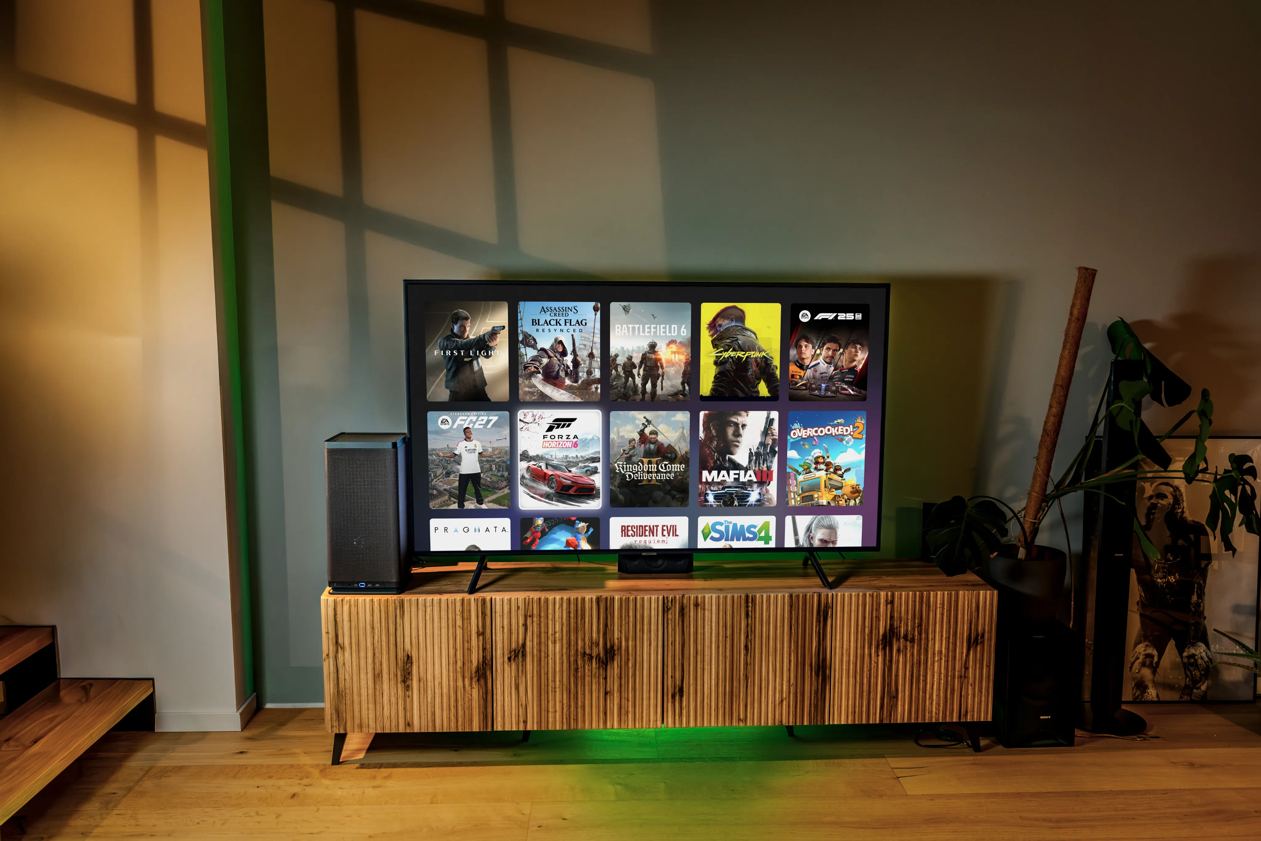 TIGO Machine TV jako součást moderního interiéru