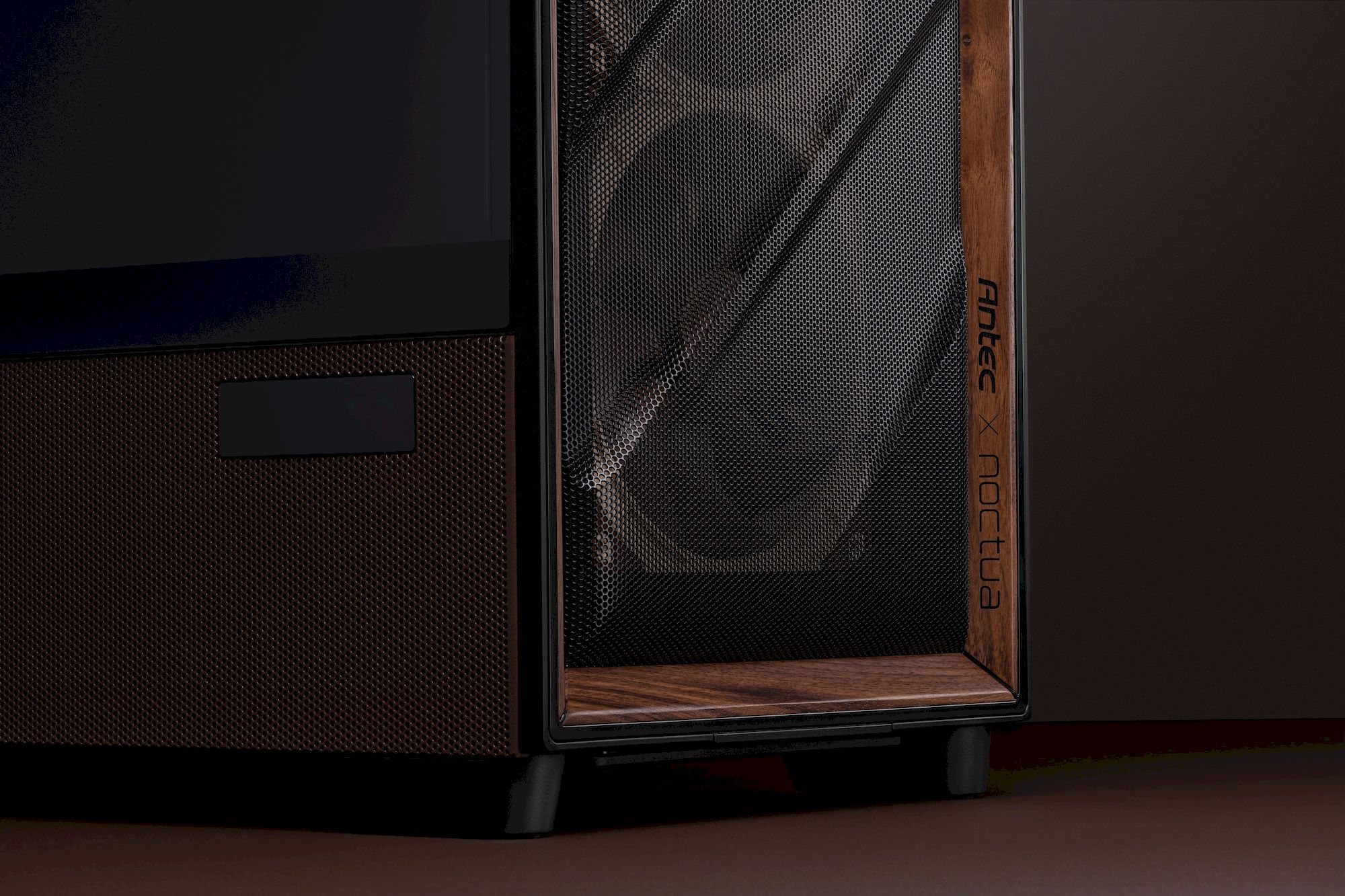 Antec Flux Pro Noctua Edition