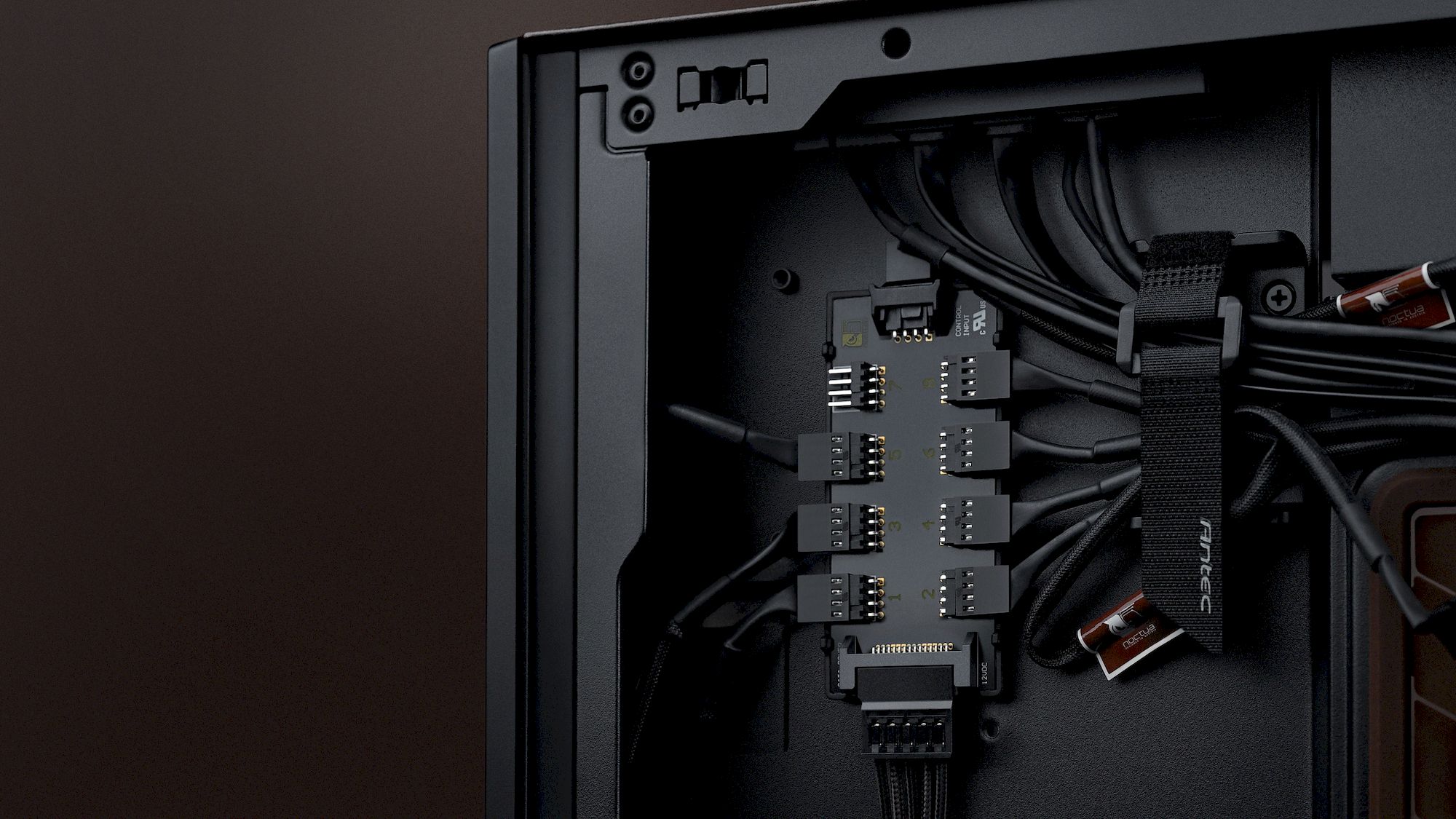 Antec Flux Pro Noctua Edition