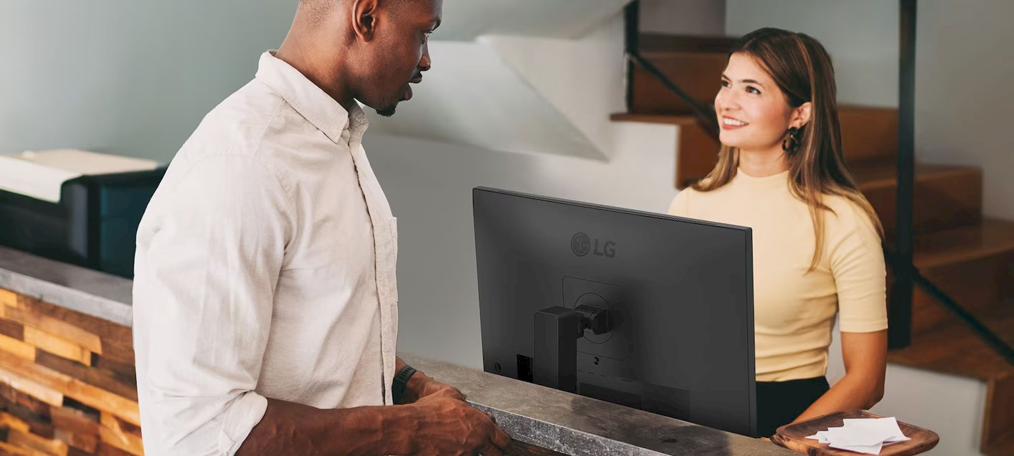 LG 27BA54QB-T monitor 27"
