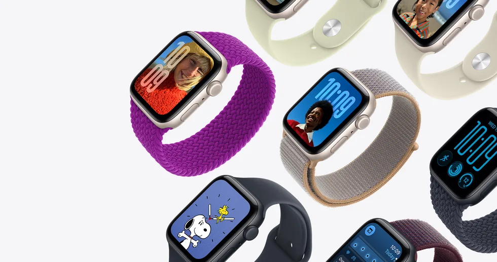 Apple Watch SE 3 s různými řemínky a ciferníky