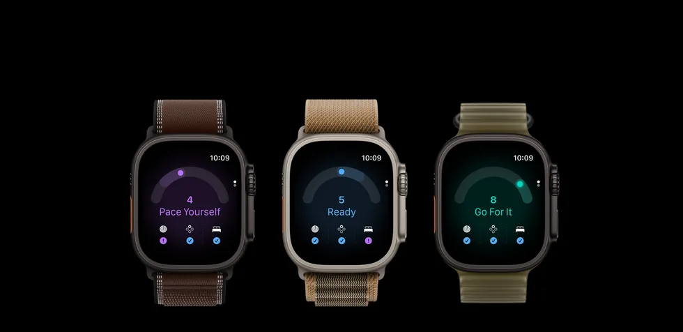 Tři hodinky Apple Watch Ultra 4 se skóre připravenosti
