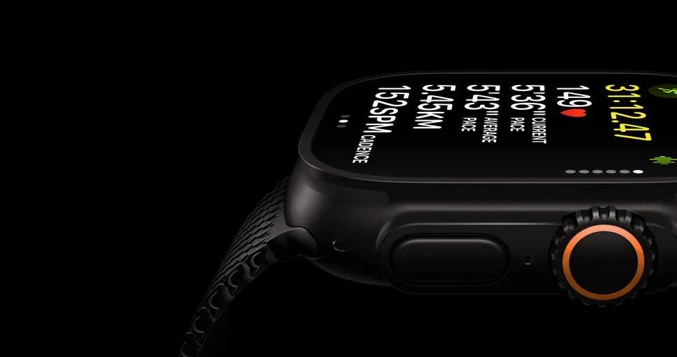 Titanové pouzdro Apple Watch Ultra 4 se safírovým sklíčkem