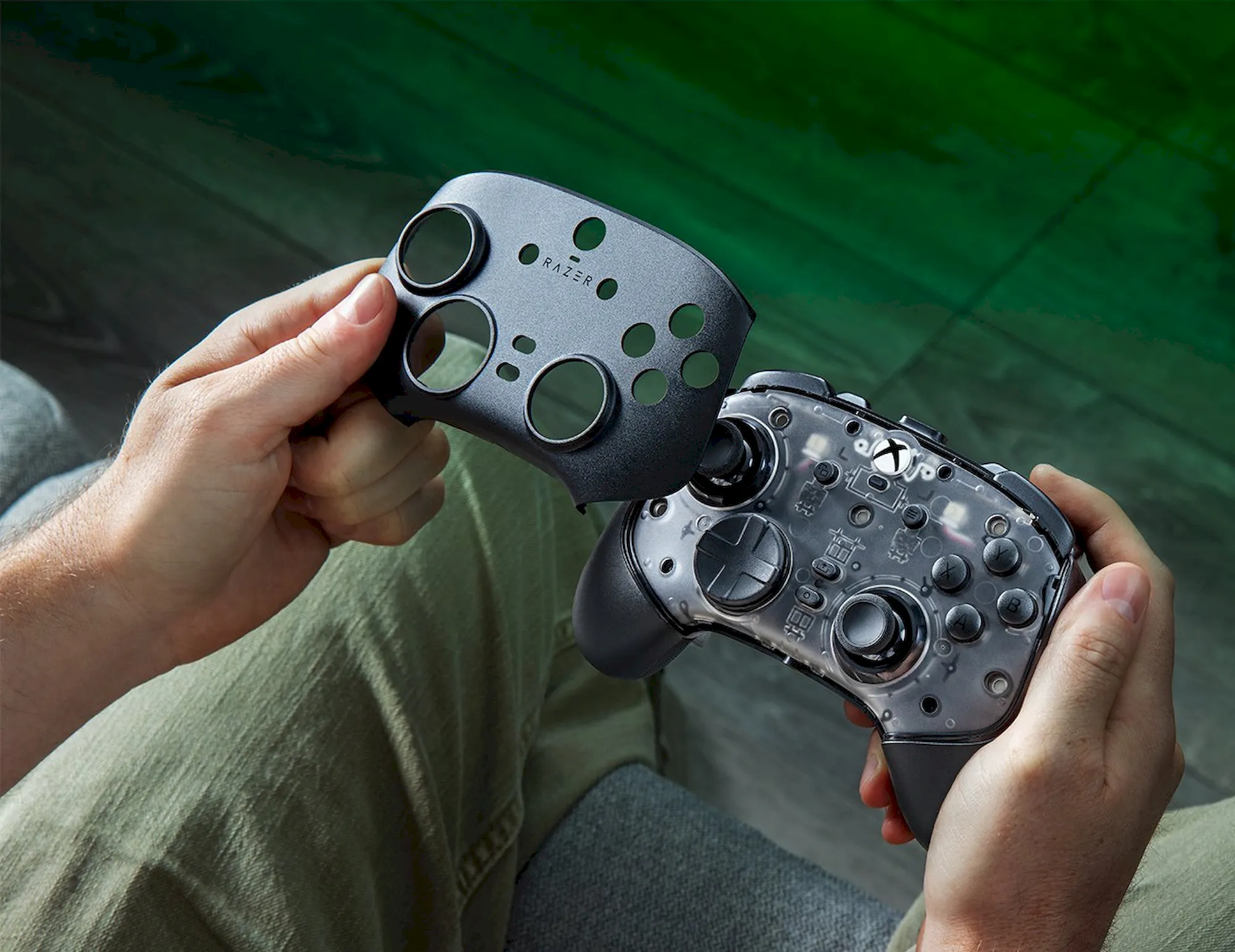 Razer Wolverine V4 Pro pro Xbox Series a PC černý
