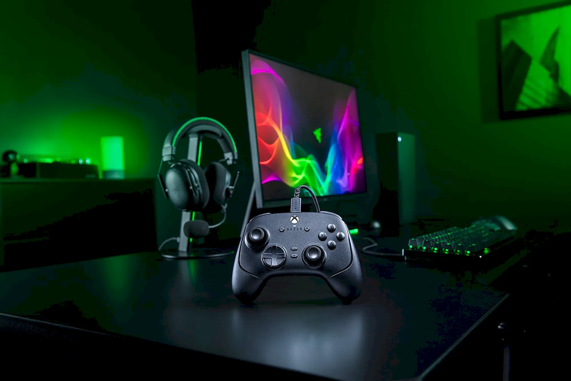 Razer Wolverine V4 Tournament Edition pro Xbox Series a PC černý