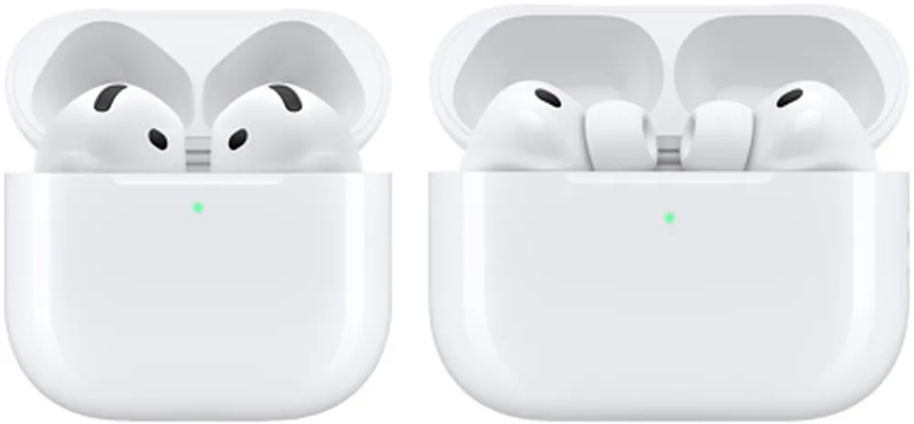 Sluchátka AirPods 4 a AirPods Pro 3 v otevřených nabíjecích pouzdrech