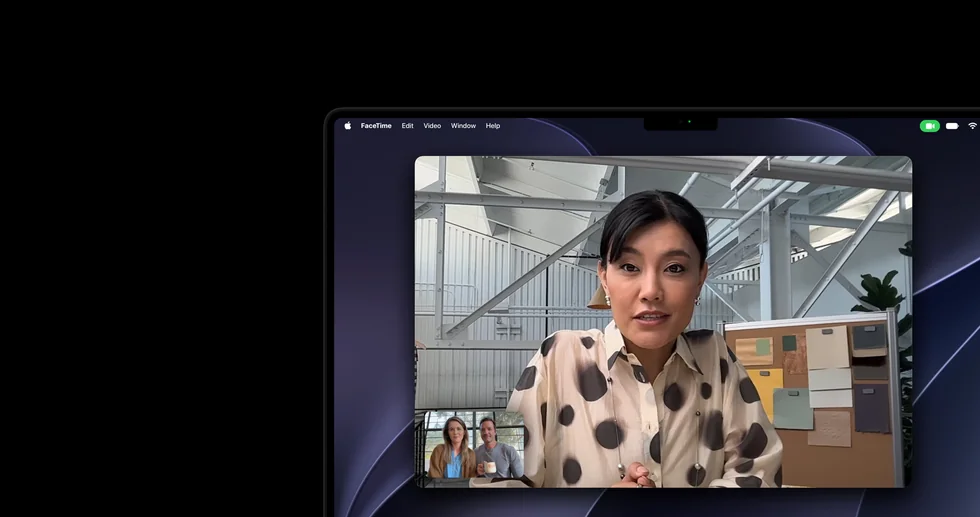 Videohovor na displeji MacBooku Pro