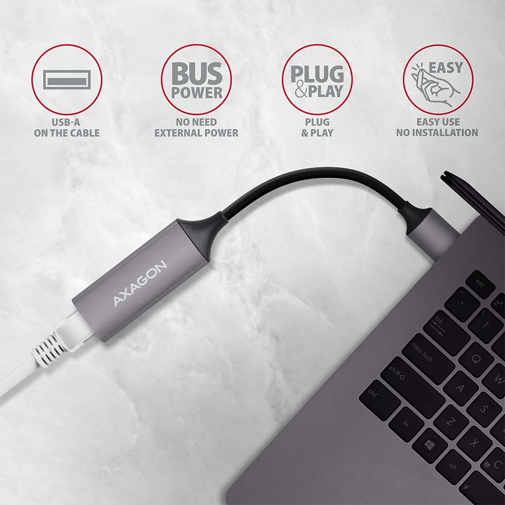 AXAGON ADE-TR připojený k notebooku, bez nutnosti instalace