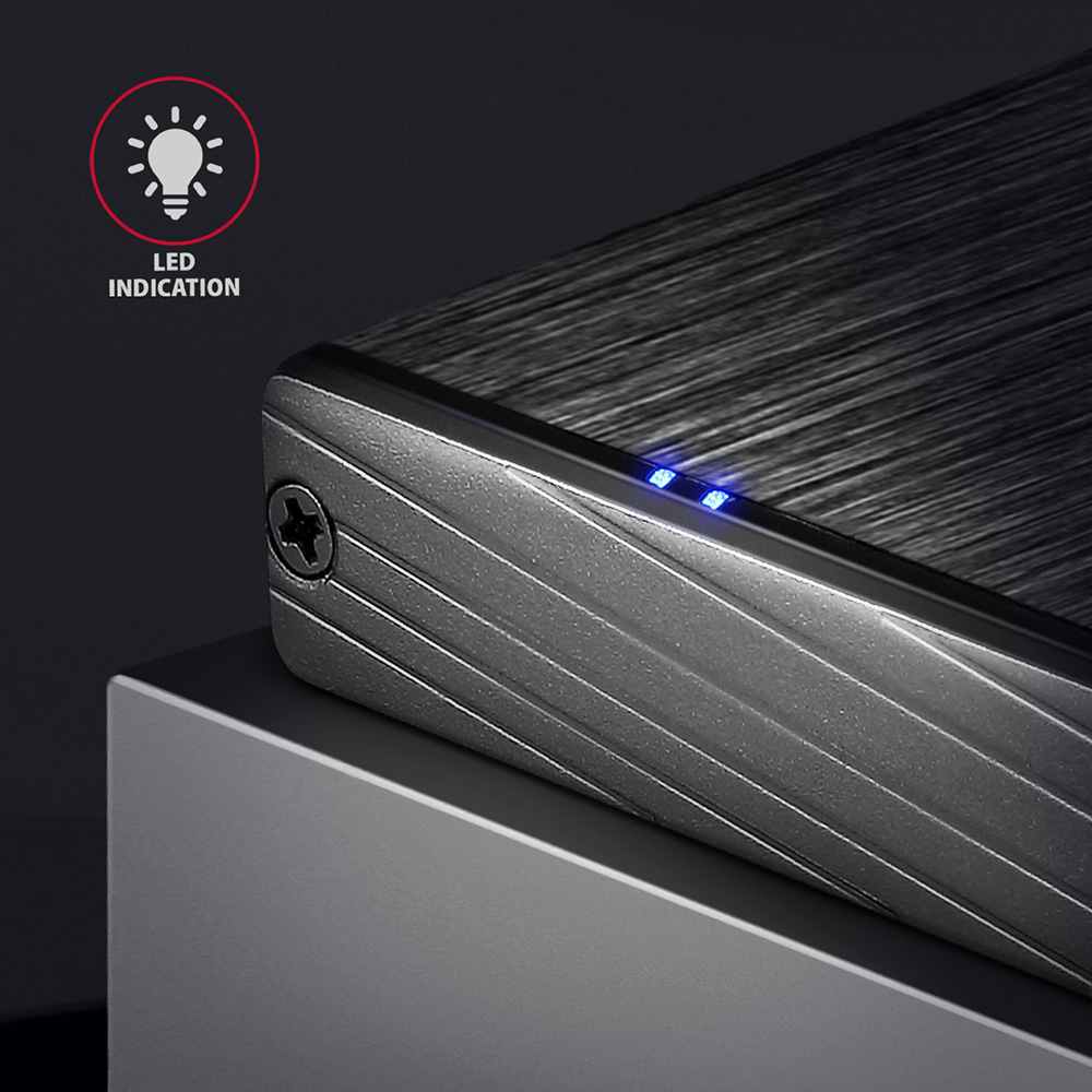 Detail LED indikace na hraně boxu AXAGON EE25-XA6