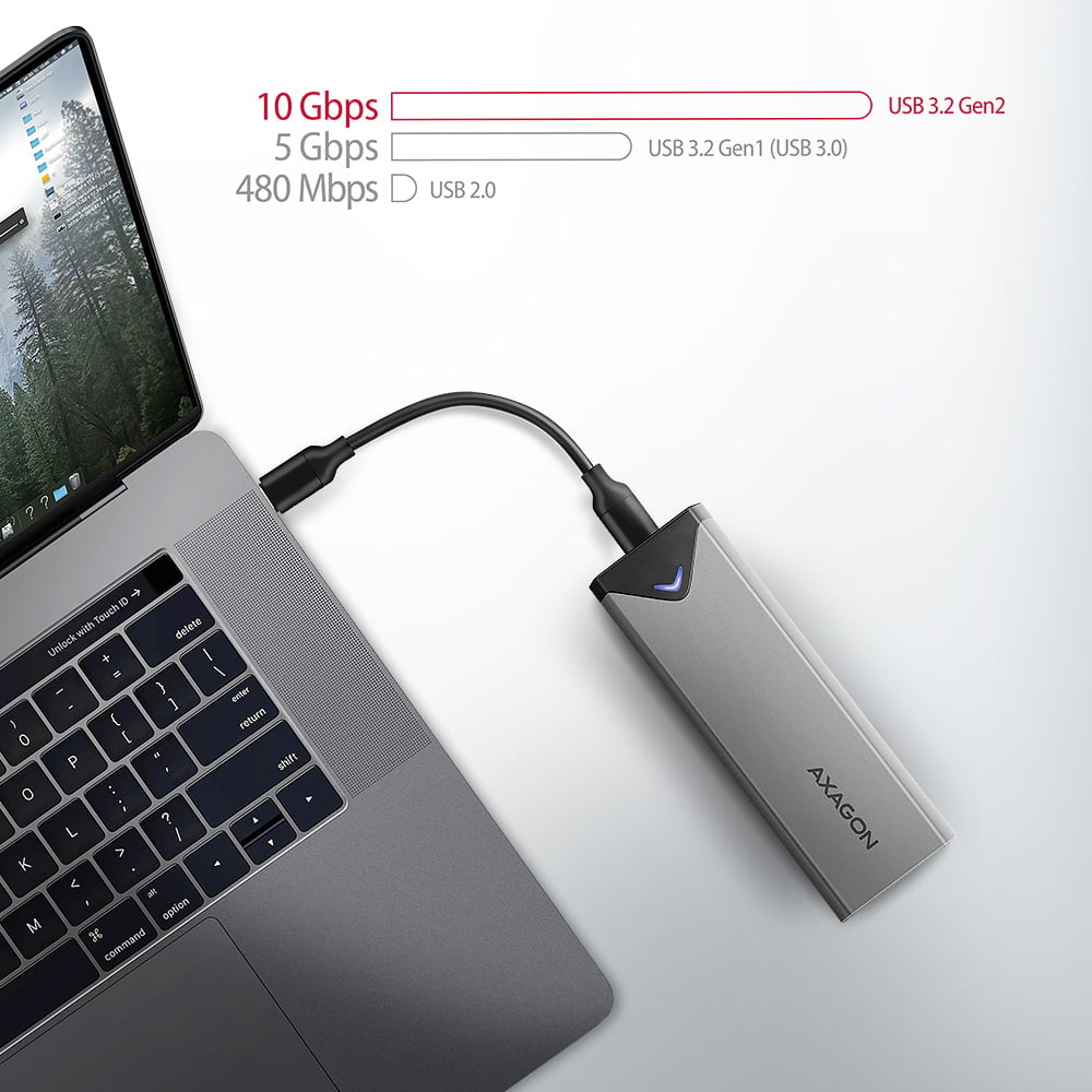 AXAGON EEM2-UG2 připojený k notebooku přes USB-C