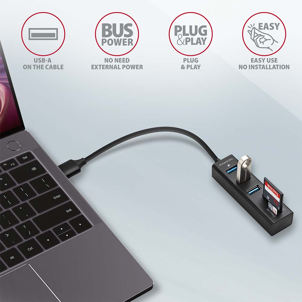 AXAGON HMA-CR3A připojený k notebooku bez nutnosti instalace