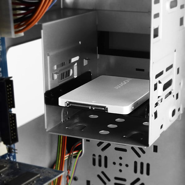 Instalace RSS-M2SD do pozice pro 2.5” disk v PC skříni
